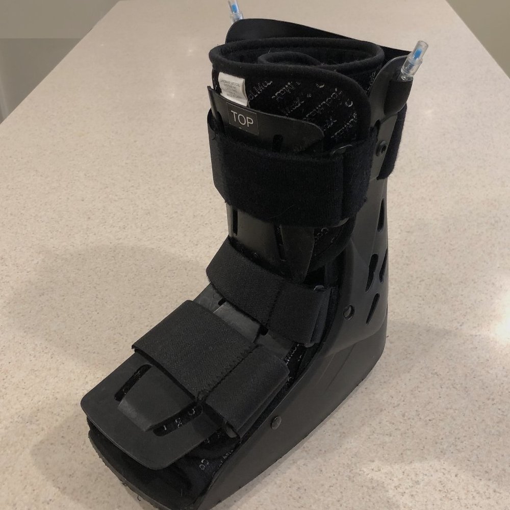 💥 REDUCED:  Landmark LDK2 Short Air Walker Aircast Boot 💥